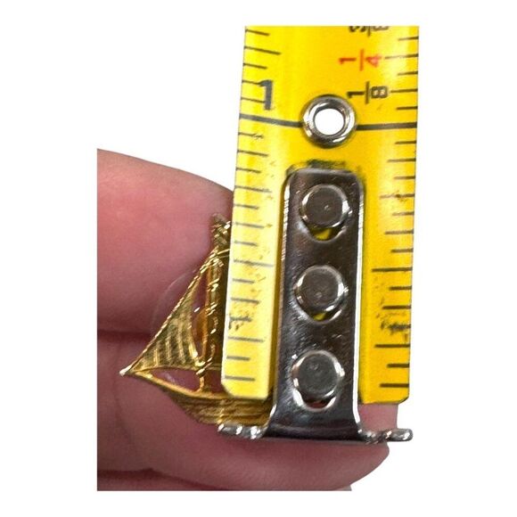 Vintage Sailboat Gold-Tone Stud Earrings Boat Beach Cruise Nautical Vacation - Picture 6 of 6